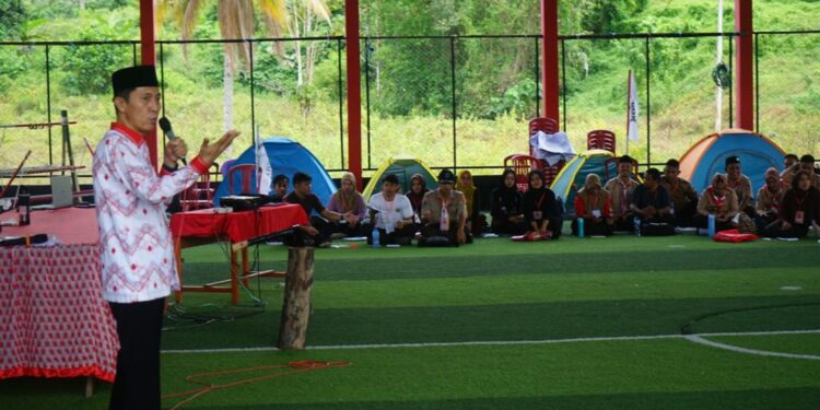 Bupati Iskandar Kamaru Beri Arahan Pada Kwarcab Kabupaten Bolsel