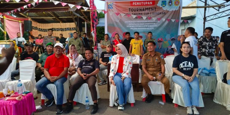 Hadir di Penutupan Karang Taruna Sondana Cup, Putri Rejeki kasad: Olahraga Sepakbola Harus Perlu di Support