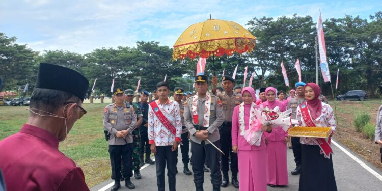 Kunker di Bolsel, Kapolda Sulut Irjen Pol Yudhiawan Disambut Secara Adat