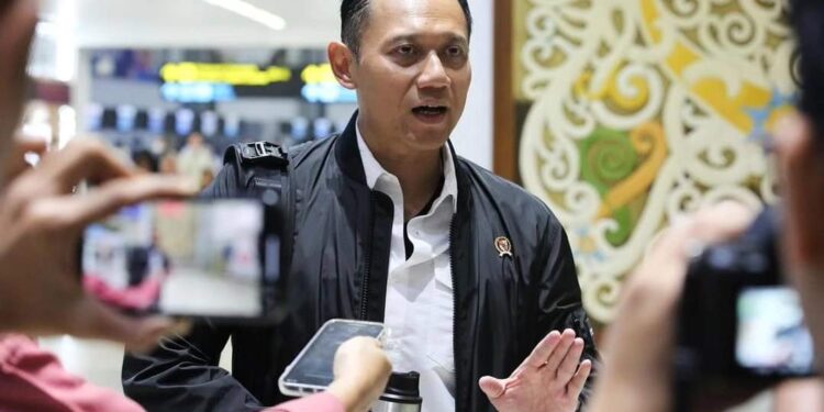 Tiba di Bolsel Sulut, Menteri ATR/BPN RI AHY Menikmati Makan Siang Pinggir Pantai Sondana