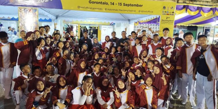 SMPN Molibagu Sukses Raih Juara 2 Divisi Senior Logam di Hulonthalo Marching Festival 2024