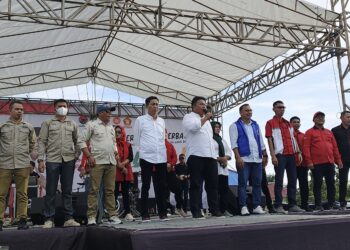 Dihadiri Ribuan Massa, Pasangan Iskandar-Deddy Memulai Kampanye Perdana di Posigadan