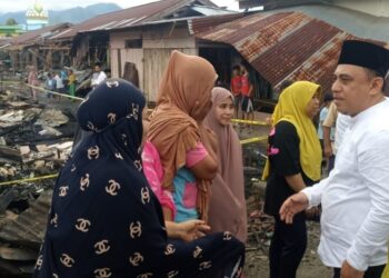 Bupati Yusra Sambangi Warga Terdampak Kebakaran Pasar Lolak