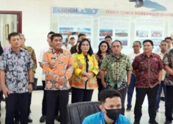 Bupati Bolmong Yusra Bersama Gubernur Sulut Awasi Langsung Operasional Industri Semen Conch