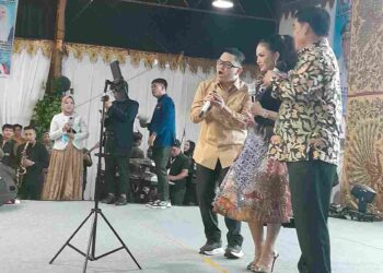 Acara Syukuran MMS Di Hadiri Gubernur YSK Dan Di Hibur Artis Top Sang Diva Indonesia