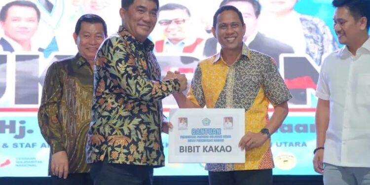 Gubernur Sulut Salurkan Bantuan untuk Lansia dan Petani di Kotamobagu