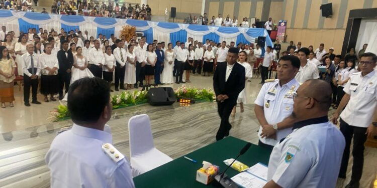 Wabup Dony Lumenta Jadi Saksi Nikah Bersama Gubernur Sulut YSK Dalam Acara Nikah Masal Pemprov Sulut