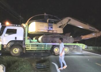 Bupati Bolmong Yusra Turunkan Exavator Bersihkan Saluran Penyebab Banjir