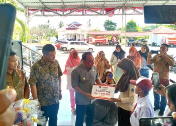 Pemerintahan Yusradon Gandeng PT.Conch Majukan Pendidikan Bolmong Dengan Beri Bantuan Kepada Siswa