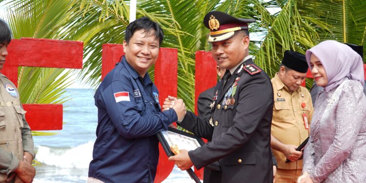 PWI Bolsel Terima Penghargaan dari Polres dalam Peringatan HUT Bhayangkara ke-79