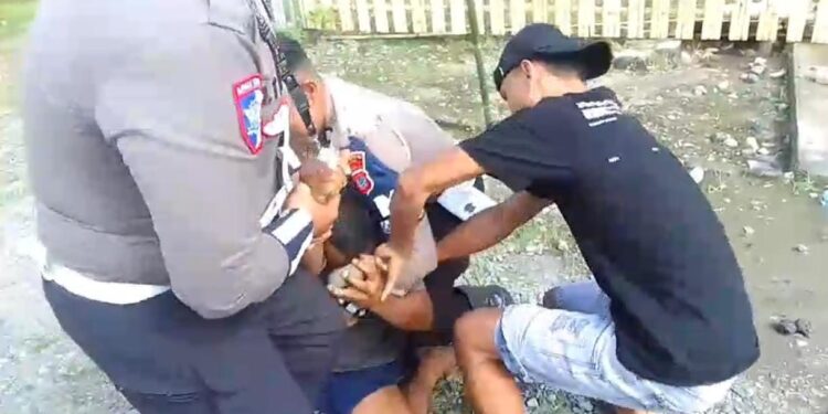 Viral di Medsos, Dua Oknum Satlantas Polres Bolsel Terlibat Adu Fisik dengan Warga di Pinggir Jalan