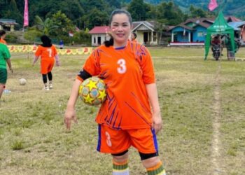 Turut Merayakan HUT RI,Sangadi Tapaaog Cim Riri Turun Langsung Jadi Pemain Tim Bola Putri Mini