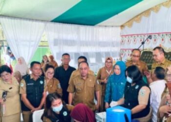 Bupati Yusra Alhabsy Tinjau Langsung Imunisasi Anak Program BIAS Dan Cek Kesehatan Gratis (CKG)