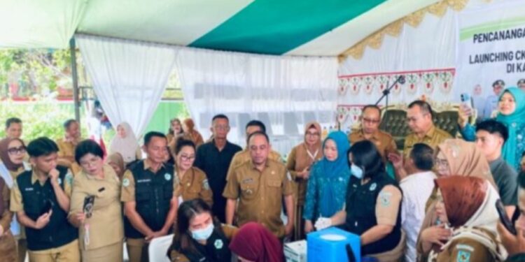 Bupati Yusra Alhabsy Tinjau Langsung Imunisasi Anak Program BIAS Dan Cek Kesehatan Gratis (CKG)