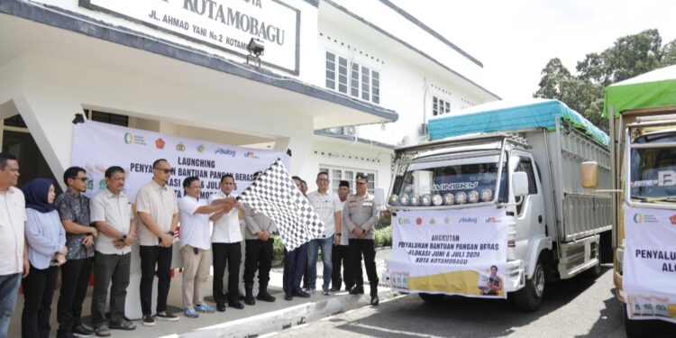 Pemkot Kotamobagu Resmi Salurkan Bantuan Pangan Beras Kepada Masyarakat Pra Sejahtera