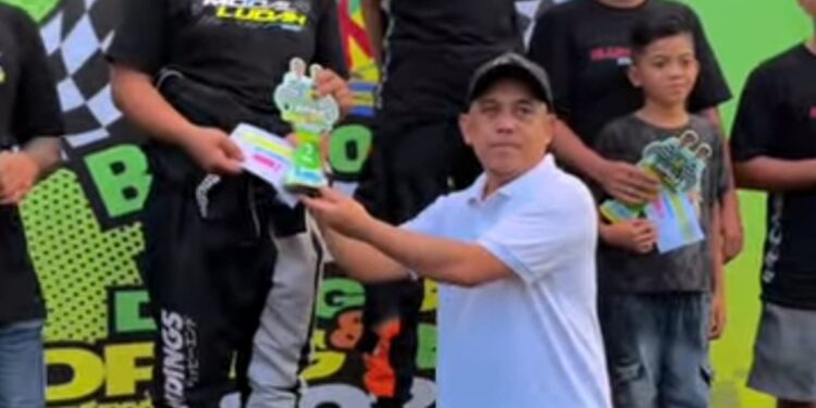 Bupati Yusra Alhabsy Resmi Menutup Kegiatan Darg Race/Bike Sekaligus Menyerahkan Hadiah Bagi Pemenang