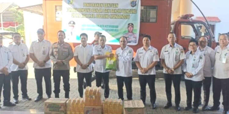 Bantuan Pemkot Dan Polres Kotamobagu Bagi Warga Bolmong Terdampak Banjir Di Terima Bupati Dan Wabup Yusra-Dony