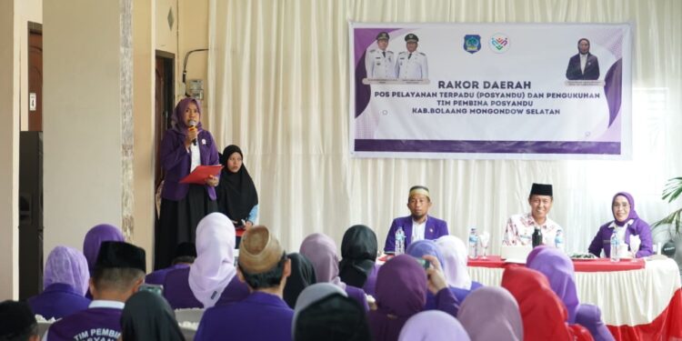Bupati Iskandar Kamaru Buka Rakorda Posyandu dan Kukuhkan Tim Pembina Posyandu Bolsel