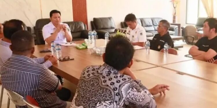 Jelang Nataru Wakil Bupati Dony Lumenta Gelar Rapat FKDM Hadapi Kesiapan Pengamanan Lintas Sektor