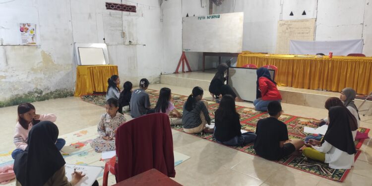 Mahasiswa KKD IAI Muhammadiyah Kotamobagu Gelar Bimbingan Belajar di Desa Bongkudai