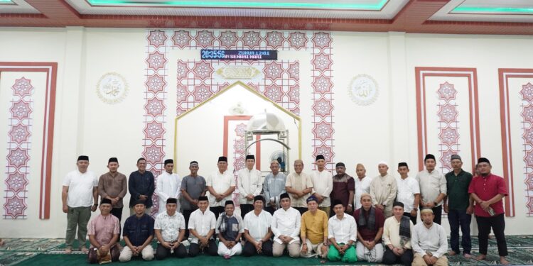 Iskandar dan Deddy Pimpin Safari Ramadan Perdana Pemkab Bolsel di Kecamatan Helumo