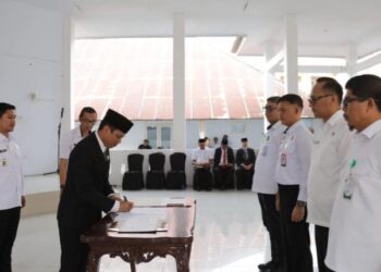 Pimpinan OPD Kotamobagu Teken Perjanjian Kinerja di Hadapan Wali Kota dan Wakil Wali Kota