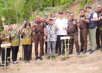 Bupati Yusra Alhabsy Sambut Kunjungan Kajati Sulut Di Bolmong Dalam Rangka Program Menanam Kebun Agri Park