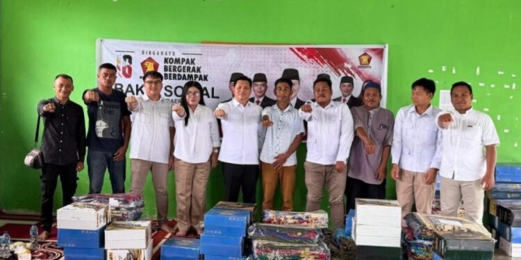 Di HUT Ke-18 Partai Gerindra,Dony Lumenta Salurkan Bantuan Di Ponpes Al-Hidayah Tadoy