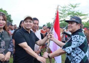 Wabup Bolmong Dony Lumenta  Buka Karapan Sapi Lebaran Ketupat di Ikhwan