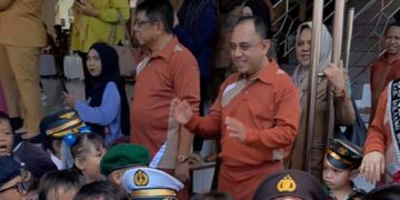 Bupati Bolmong Yusra Alhabsyi Melepas Dengan Resmi Pawai Gebyar PAUD 2026