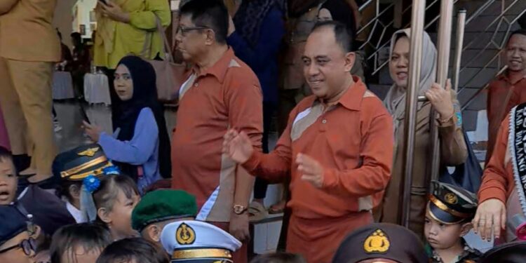 Bupati Bolmong Yusra Alhabsyi Melepas Dengan Resmi Pawai Gebyar PAUD 2026