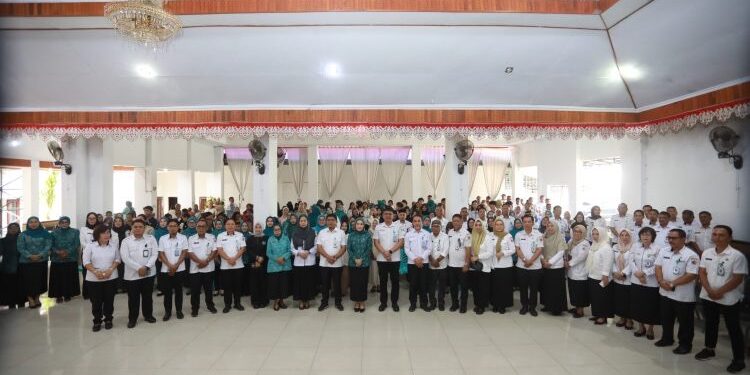 PKK Kotamobagu Gencarkan Sosialisasi Stunting, Ny. Rindah Gaib Mokoginta Serahkan Bantuan Gizi
