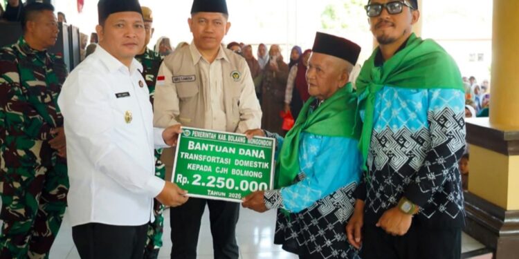 Wakil Bupati Dony Lumenta Melepas Dengan Resmi JCH Bolmong