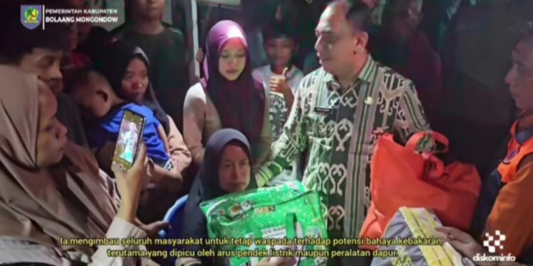 Bupati Yusra Alhabsy Turun Langsung Tinjau Kebakaran Di Kopandakan II Sekaligus Serahkan Bantuan Kepada Korban