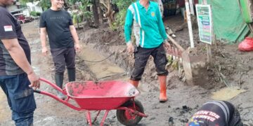 Masuk Hari Ke-3 Wabup Dony Lumenta Bersama SKPD Bolmong Pimpin Pembersihan Rumah Warga Terdampak Banjir