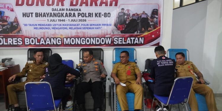 Polres Bolsel Gelar Donor Darah Sambut HUT Bhayangkara ke-80, Bupati Iskandar Kamaru Turut Berpartisipasi