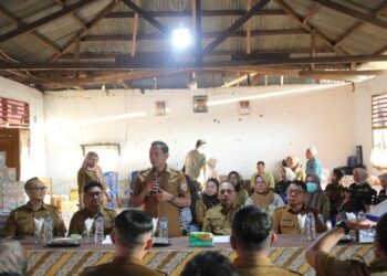 Wali Kota Kotamobagu Serahkan Bantuan bagi Korban Banjir di Bolaang Mongondow