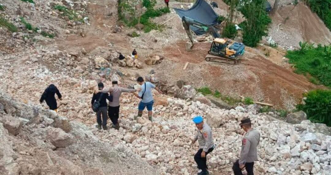 Penertiban Aparat Di Lokasi Bakan,Satu Warga Terluka,Saat Ini Warga Terus Bertahan Di  Lokasi