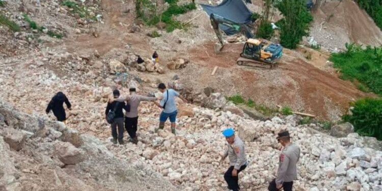Penertiban Aparat Di Lokasi Bakan,Satu Warga Terluka,Saat Ini Warga Terus Bertahan Di  Lokasi
