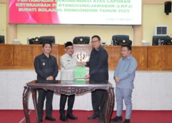 DPRD Bolmong Serahkan Rekomendasi Pansus LKPJ 2025 Kepada Bupati