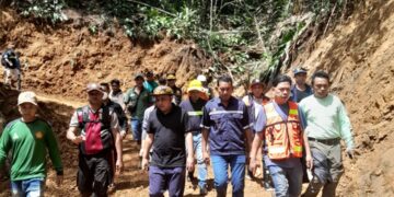 Bupati Yusra Alhabsy Turun TKP Longsor Monsi Patung Dan Pantau Evakuasi Korban