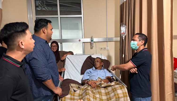 Wali Kota Kotamobagu dan Ketua TIDAR Sulut Jenguk Korban Drag Race