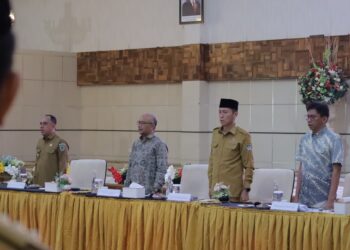 Bupati Iskandar Kamaru Tekankan Pengelolaan Lingkungan dalam Uji Kelayakan PT JRBM
