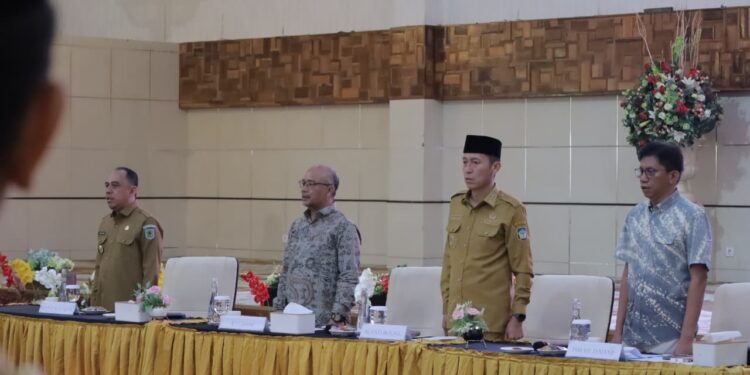 Bupati Iskandar Kamaru Tekankan Pengelolaan Lingkungan dalam Uji Kelayakan PT JRBM