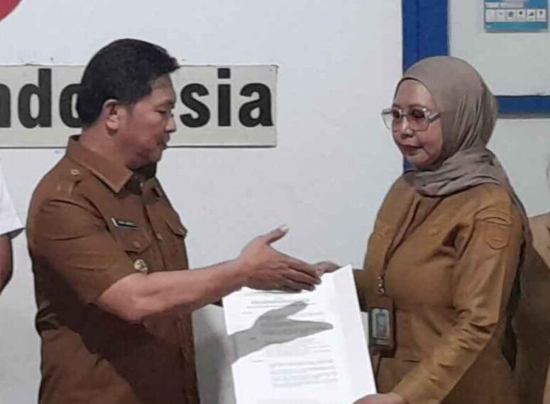 Ketua PMI Bolmong Dony Lumenta Lantik DR.Sahara Albugis Sebagai Dirut UPD PMI