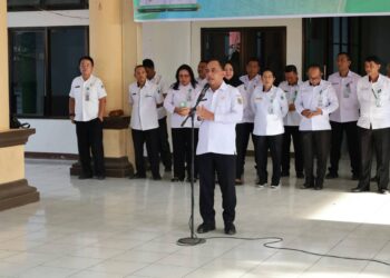 Bupati Yusra Alhabsy Pimpin Apel Sore, Tekankan Pengawalan Anggaran dan Efisiensi APBD