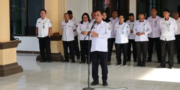 Bupati Yusra Alhabsy Pimpin Apel Sore, Tekankan Pengawalan Anggaran dan Efisiensi APBD
