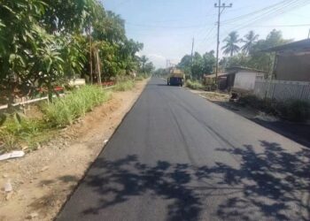 Yusra-Dony Tunjukan Komitmennya Setelah 30 Tahun Akhirnya Jalan Utama Tungoi Menuju Mopait di Aspal Hot