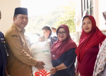 Deddy Abdul Hamid Hadiri Launcing Serta Penyaluran Bantuan Pangan